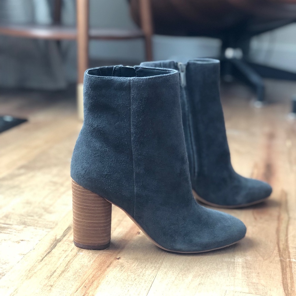 NWOT Sam Edelman grey suede booties